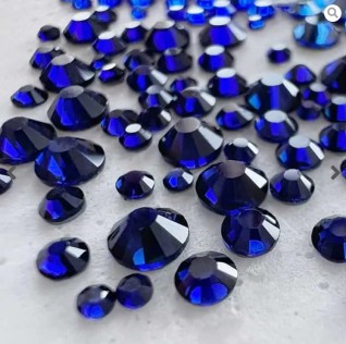 mem-19268-diamants-bleu-espace-rosebella.jpg