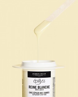 reine-blanche-strip-wax_new-look-rosebella.jpg
